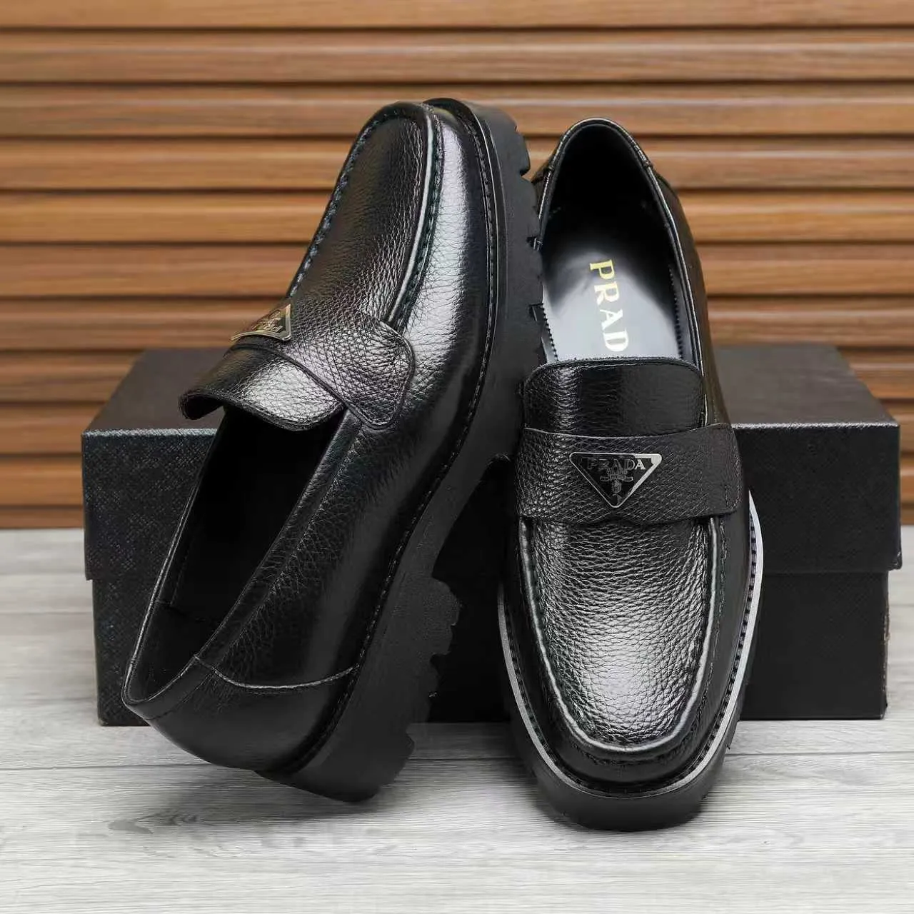 Men's shoes 💰540 💰💰🎩🎩【Prada】Counter 1:1⬆️original reproduction, absolute quality🆗original outsole, high-quality imported rubber, wear-resistant and non-slip, never degummed, upper material: imported first-layer cowhide➕anti-slip foam outsole, official website material, inner material: water-dyed leather lining, 6 colors available! Code number 38-45